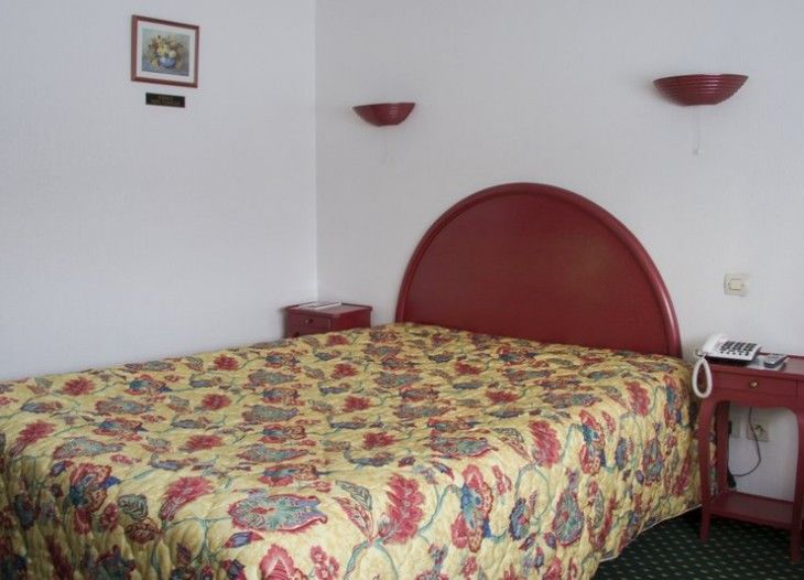Logis - Belle Hotel, Lille-Ouest Bailleul  Exteriör bild