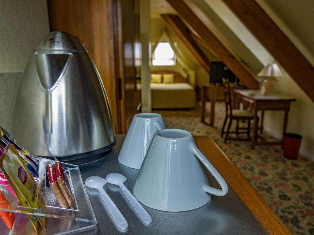 Logis - Belle Hotel, Lille-Ouest Bailleul  Rum bild