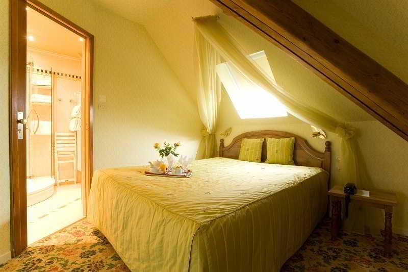 Logis - Belle Hotel, Lille-Ouest Bailleul  Exteriör bild