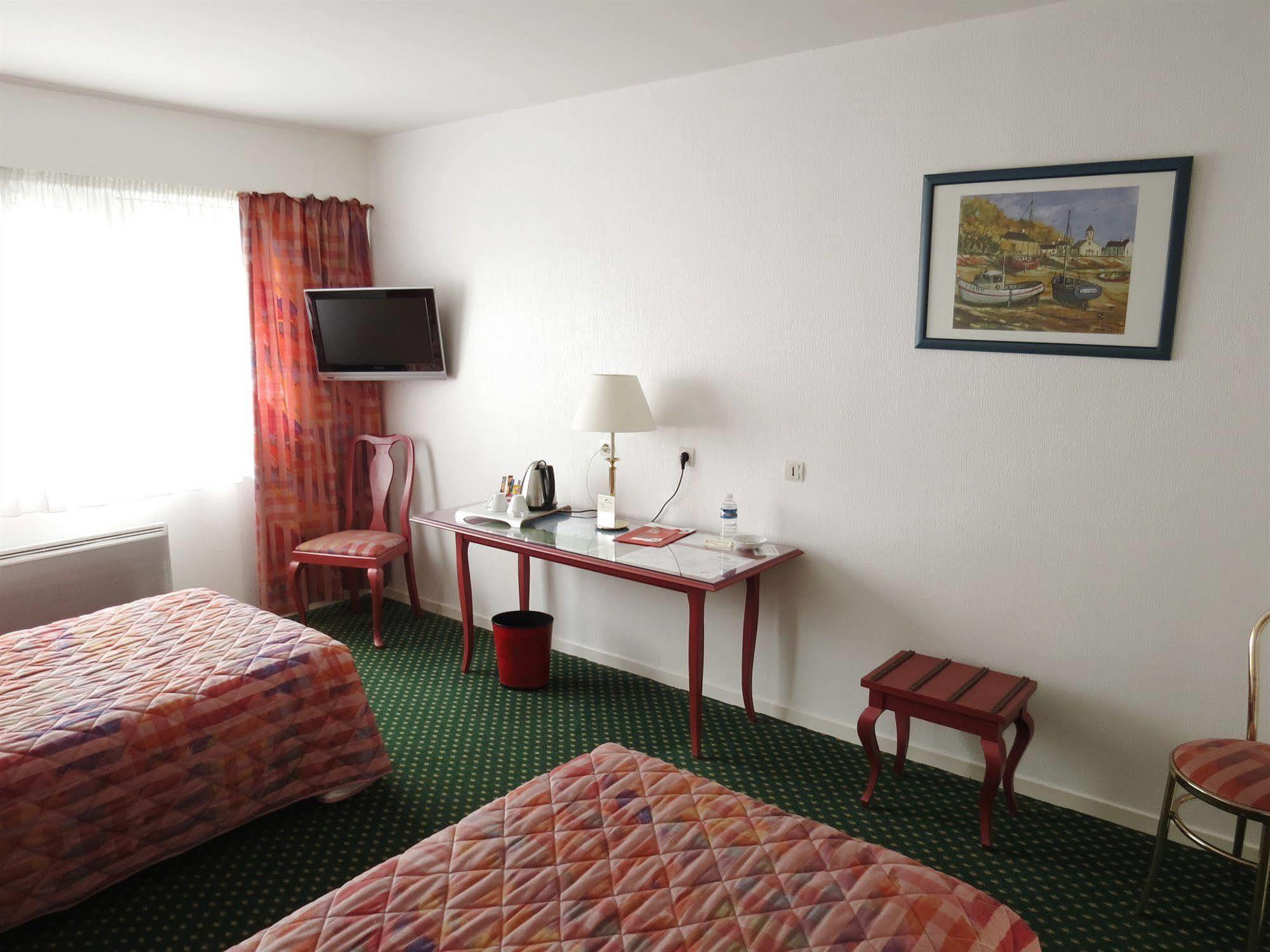 Logis - Belle Hotel, Lille-Ouest Bailleul  Exteriör bild