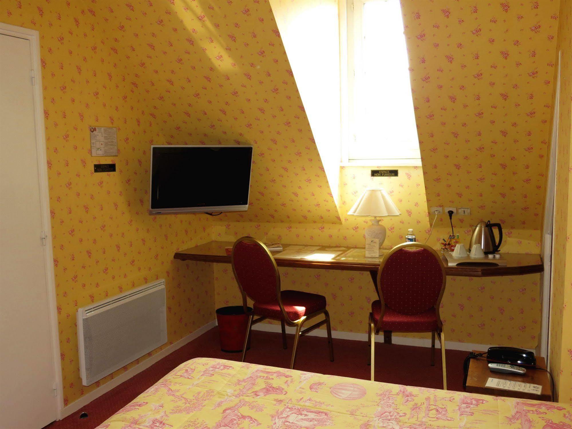 Logis - Belle Hotel, Lille-Ouest Bailleul  Exteriör bild