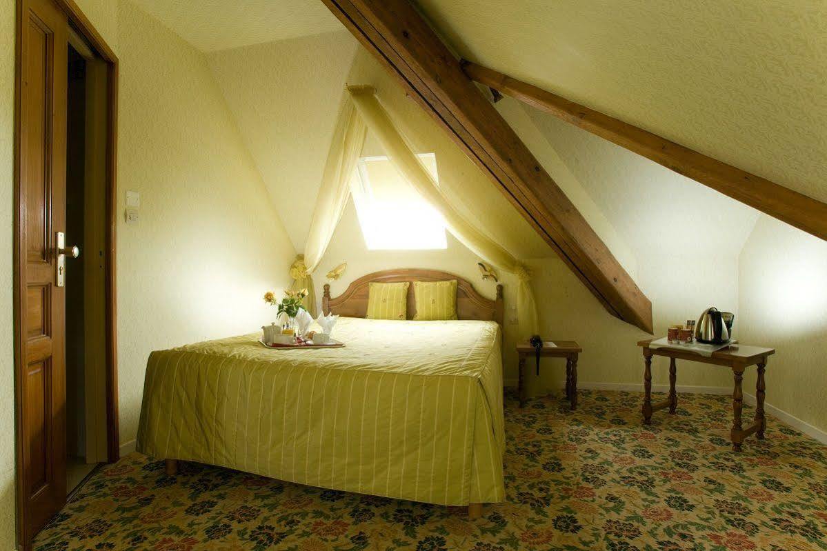 Logis - Belle Hotel, Lille-Ouest Bailleul  Exteriör bild
