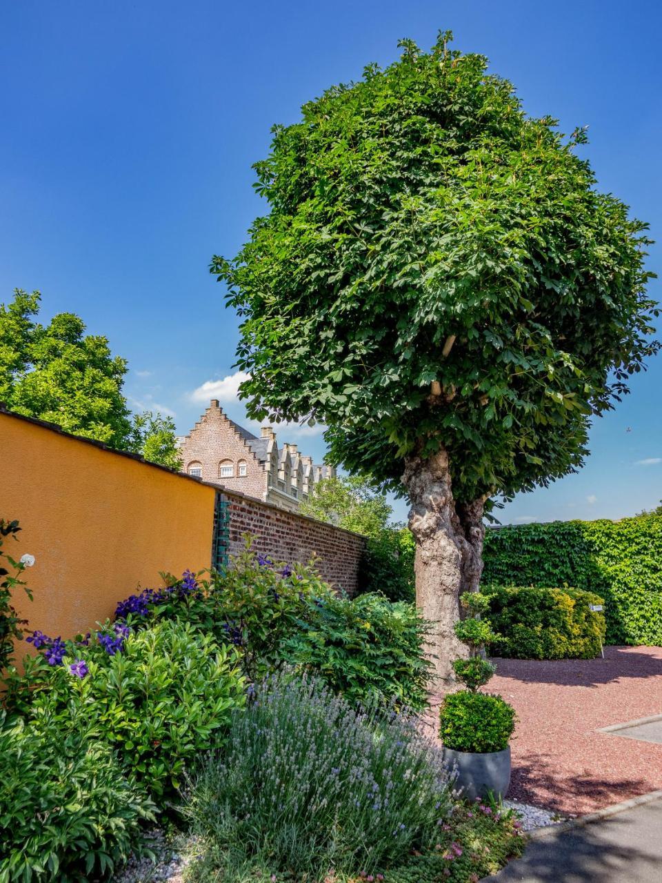 Logis - Belle Hotel, Lille-Ouest Bailleul  Exteriör bild