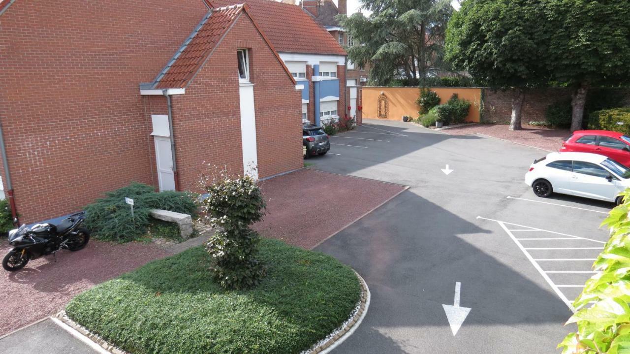 Logis - Belle Hotel, Lille-Ouest Bailleul  Exteriör bild